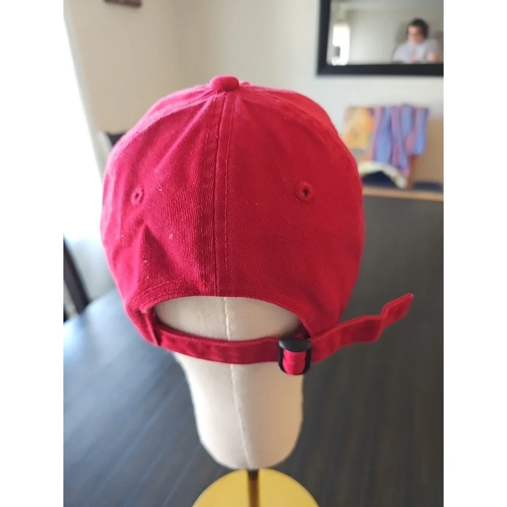 Sea World Red Vintage Est 1964 Old Logo Youth Strap Back Hat‎